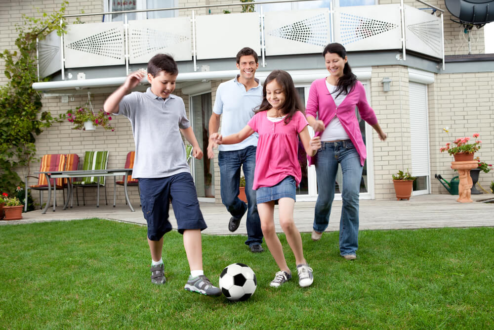 Atividades em família: 9 exercícios físicos para fazer juntos